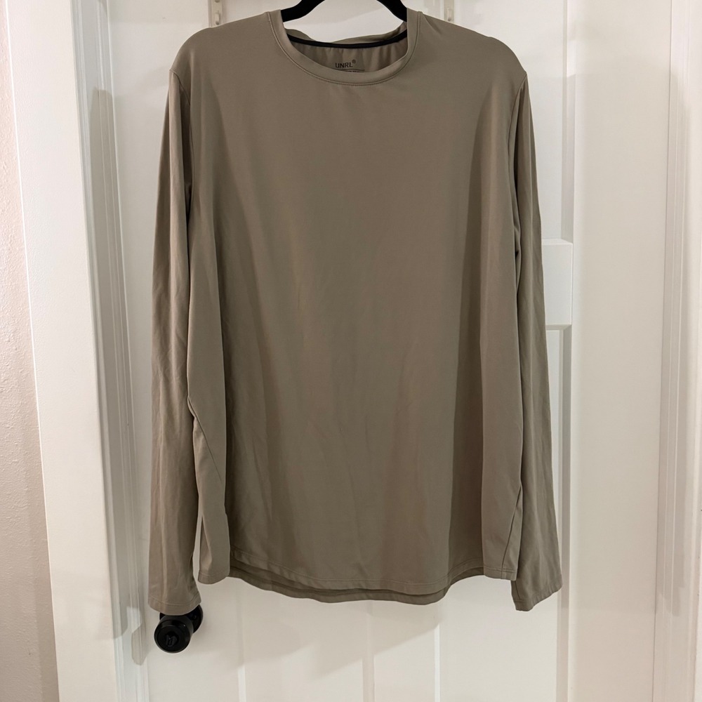 UNRL Mens Streamline Long Sleeve T-Shirt Olive Green Taupe Large Performance Top